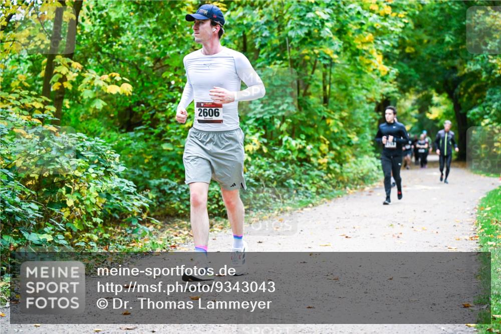 12.10.2025 - Bramfelder Halbmarathon 2025 Dr. Thomas Lammeyer http://msf.ph/oto/9343043 12.10.2025 09:57:02 Laufen 2606 meine-sportfotos.de