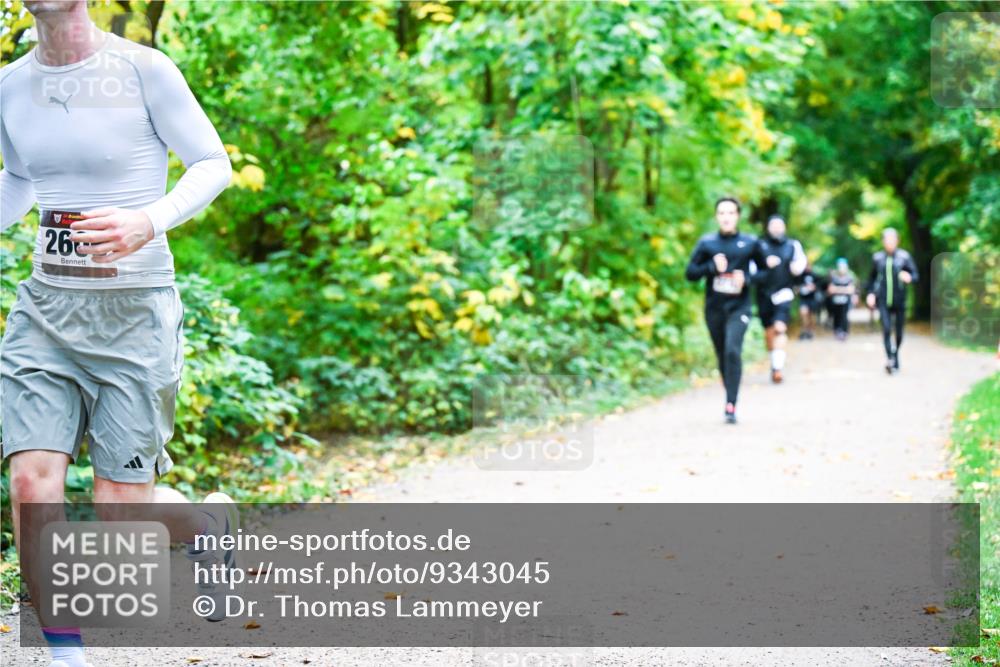 12.10.2025 - Bramfelder Halbmarathon 2025 Dr. Thomas Lammeyer http://msf.ph/oto/9343045 12.10.2025 09:57:02 Laufen 26 meine-sportfotos.de