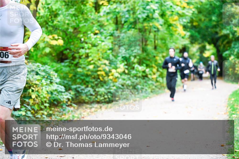 12.10.2025 - Bramfelder Halbmarathon 2025 Dr. Thomas Lammeyer http://msf.ph/oto/9343046 12.10.2025 09:57:03 Laufen 06 meine-sportfotos.de