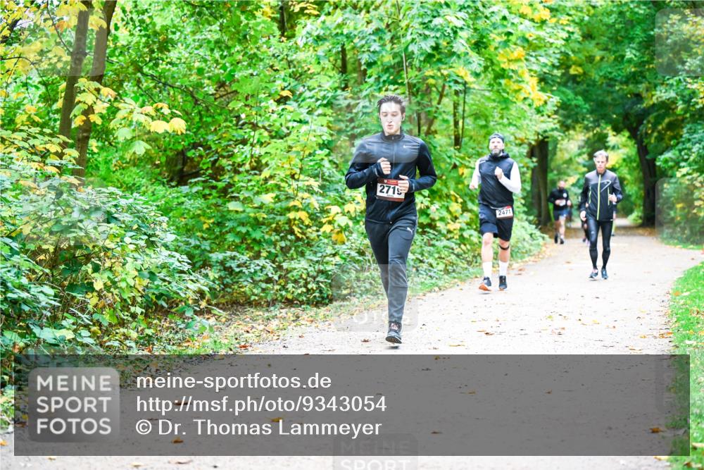 12.10.2025 - Bramfelder Halbmarathon 2025 Dr. Thomas Lammeyer http://msf.ph/oto/9343054 12.10.2025 09:57:04 Laufen 2719, 2471 meine-sportfotos.de