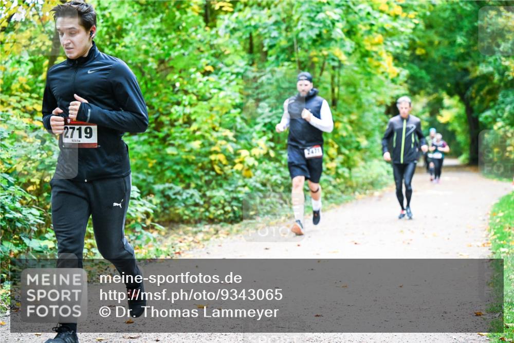 12.10.2025 - Bramfelder Halbmarathon 2025 Dr. Thomas Lammeyer http://msf.ph/oto/9343065 12.10.2025 09:57:06 Laufen 2719, 2471 meine-sportfotos.de