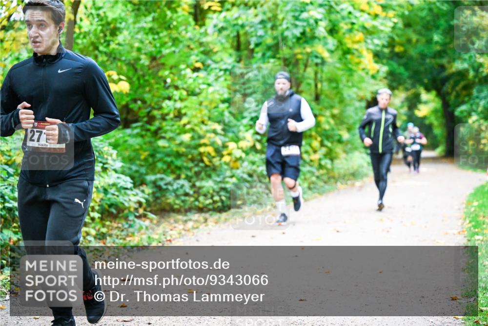 12.10.2025 - Bramfelder Halbmarathon 2025 Dr. Thomas Lammeyer http://msf.ph/oto/9343066 12.10.2025 09:57:06 Laufen 27 meine-sportfotos.de