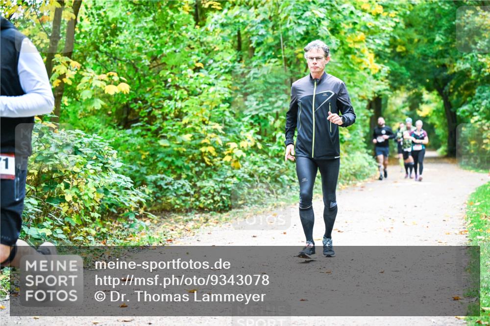 12.10.2025 - Bramfelder Halbmarathon 2025 Dr. Thomas Lammeyer http://msf.ph/oto/9343078 12.10.2025 09:57:09 Laufen 1 meine-sportfotos.de