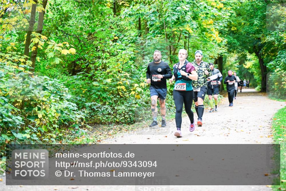 12.10.2025 - Bramfelder Halbmarathon 2025 Dr. Thomas Lammeyer http://msf.ph/oto/9343094 12.10.2025 09:57:15 Laufen 298, 2615, 2725, 2093 meine-sportfotos.de