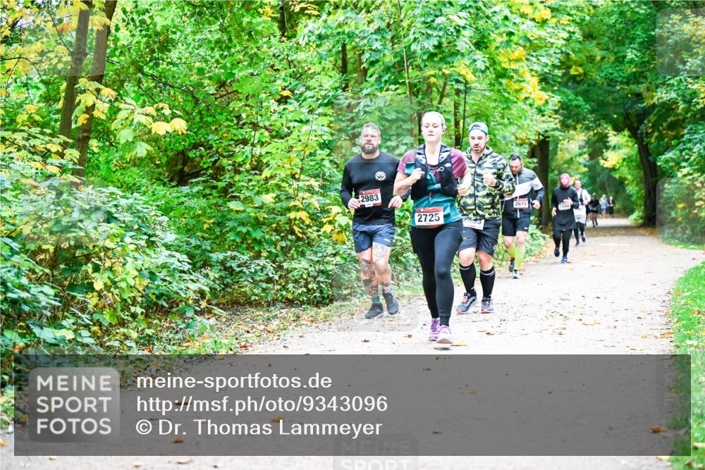 12.10.2025 - Bramfelder Halbmarathon 2025 Dr. Thomas Lammeyer http://msf.ph/oto/9343096 12.10.2025 09:57:15 Laufen 2983, 2725, 2615 meine-sportfotos.de