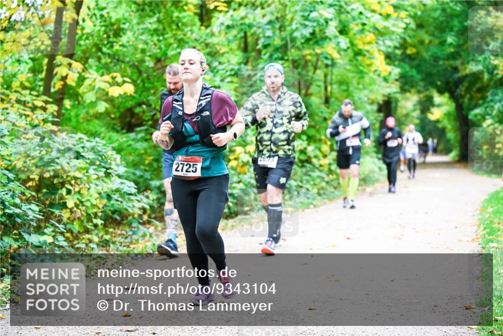 12.10.2025 - Bramfelder Halbmarathon 2025 Dr. Thomas Lammeyer http://msf.ph/oto/9343104 12.10.2025 09:57:16 Laufen 2725, 2693 meine-sportfotos.de