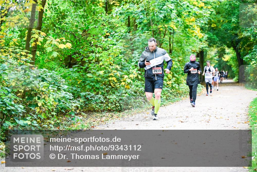 12.10.2025 - Bramfelder Halbmarathon 2025 Dr. Thomas Lammeyer http://msf.ph/oto/9343112 12.10.2025 09:57:18 Laufen 2615, 2899 meine-sportfotos.de