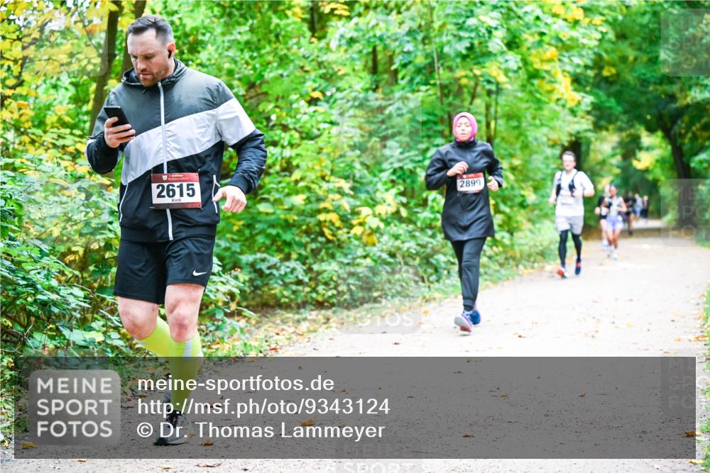 12.10.2025 - Bramfelder Halbmarathon 2025 Dr. Thomas Lammeyer http://msf.ph/oto/9343124 12.10.2025 09:57:21 Laufen 2615, 2899 meine-sportfotos.de