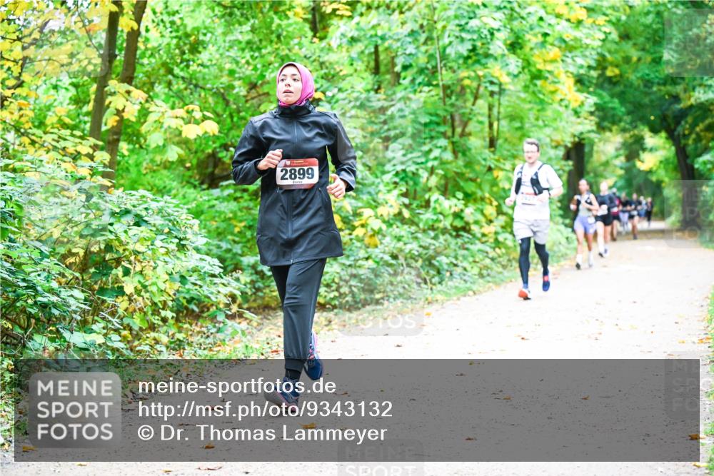 12.10.2025 - Bramfelder Halbmarathon 2025 Dr. Thomas Lammeyer http://msf.ph/oto/9343132 12.10.2025 09:57:22 Laufen 2899 meine-sportfotos.de