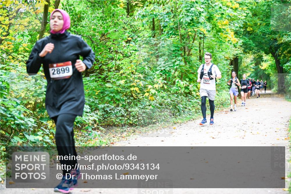 12.10.2025 - Bramfelder Halbmarathon 2025 Dr. Thomas Lammeyer http://msf.ph/oto/9343134 12.10.2025 09:57:23 Laufen 2899, 2927 meine-sportfotos.de