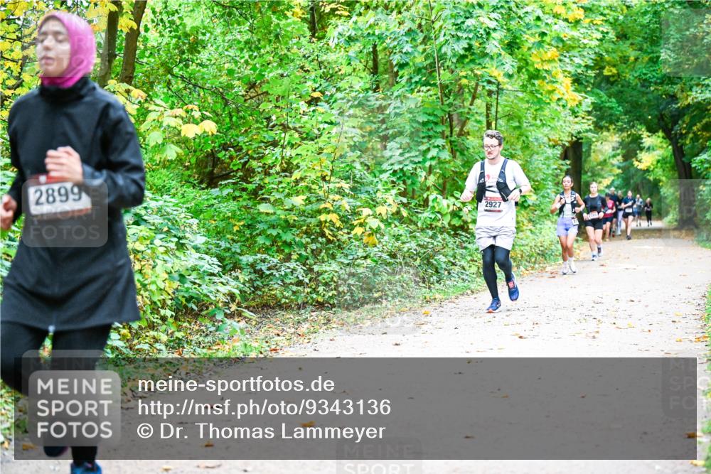 12.10.2025 - Bramfelder Halbmarathon 2025 Dr. Thomas Lammeyer http://msf.ph/oto/9343136 12.10.2025 09:57:23 Laufen 2899, 2927 meine-sportfotos.de