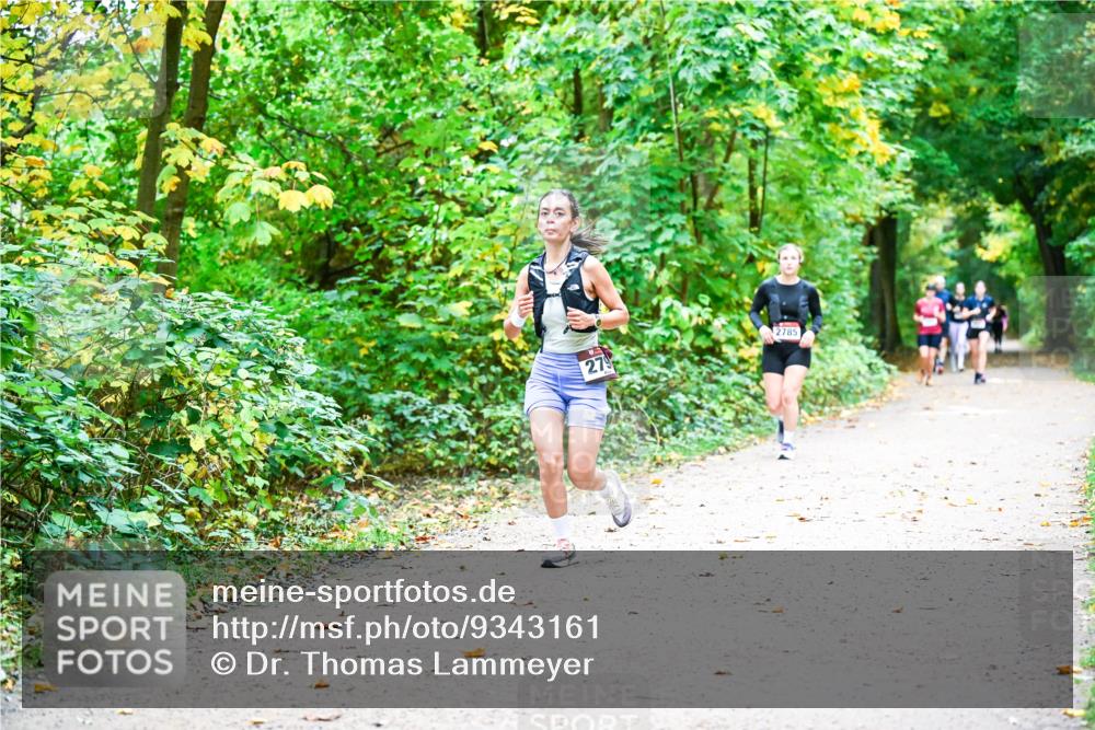 12.10.2025 - Bramfelder Halbmarathon 2025 Dr. Thomas Lammeyer http://msf.ph/oto/9343161 12.10.2025 09:57:28 Laufen 279, 2785 meine-sportfotos.de