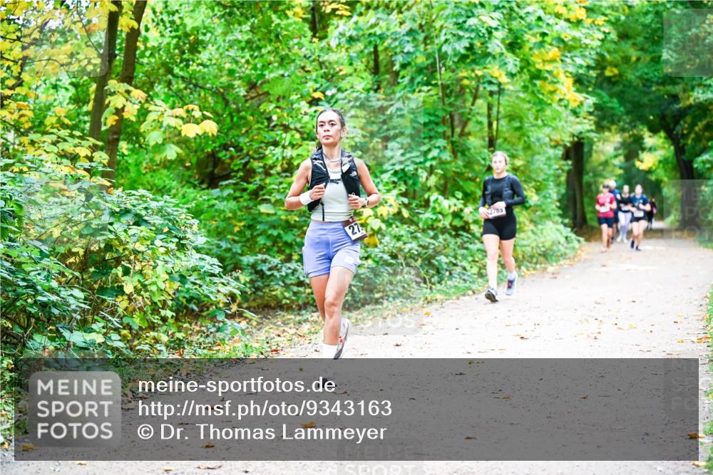12.10.2025 - Bramfelder Halbmarathon 2025 Dr. Thomas Lammeyer http://msf.ph/oto/9343163 12.10.2025 09:57:28 Laufen 27, 2785 meine-sportfotos.de