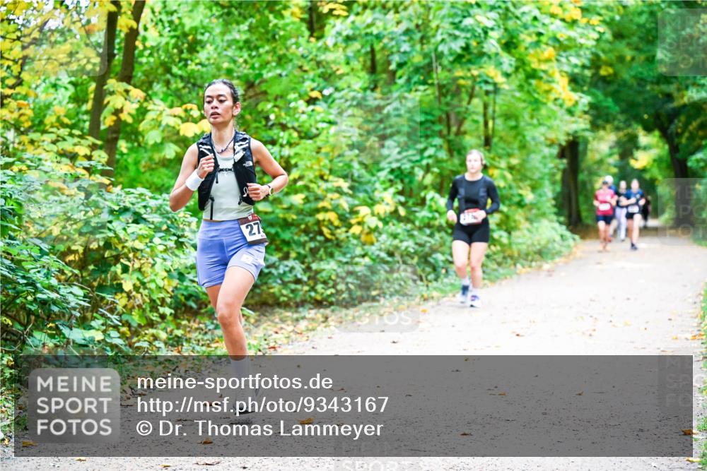 12.10.2025 - Bramfelder Halbmarathon 2025 Dr. Thomas Lammeyer http://msf.ph/oto/9343167 12.10.2025 09:57:29 Laufen 27 meine-sportfotos.de