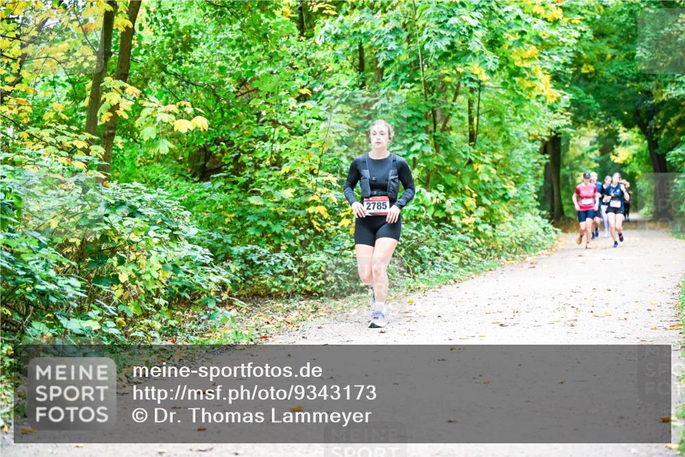 12.10.2025 - Bramfelder Halbmarathon 2025 Dr. Thomas Lammeyer http://msf.ph/oto/9343173 12.10.2025 09:57:30 Laufen 2785 meine-sportfotos.de