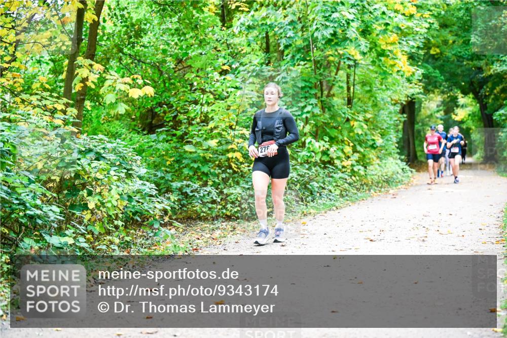 12.10.2025 - Bramfelder Halbmarathon 2025 Dr. Thomas Lammeyer http://msf.ph/oto/9343174 12.10.2025 09:57:30 Laufen 279 meine-sportfotos.de