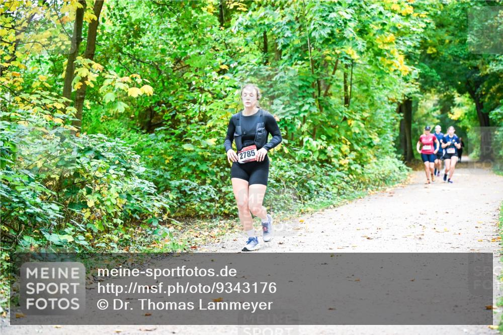 12.10.2025 - Bramfelder Halbmarathon 2025 Dr. Thomas Lammeyer http://msf.ph/oto/9343176 12.10.2025 09:57:30 Laufen 2785 meine-sportfotos.de