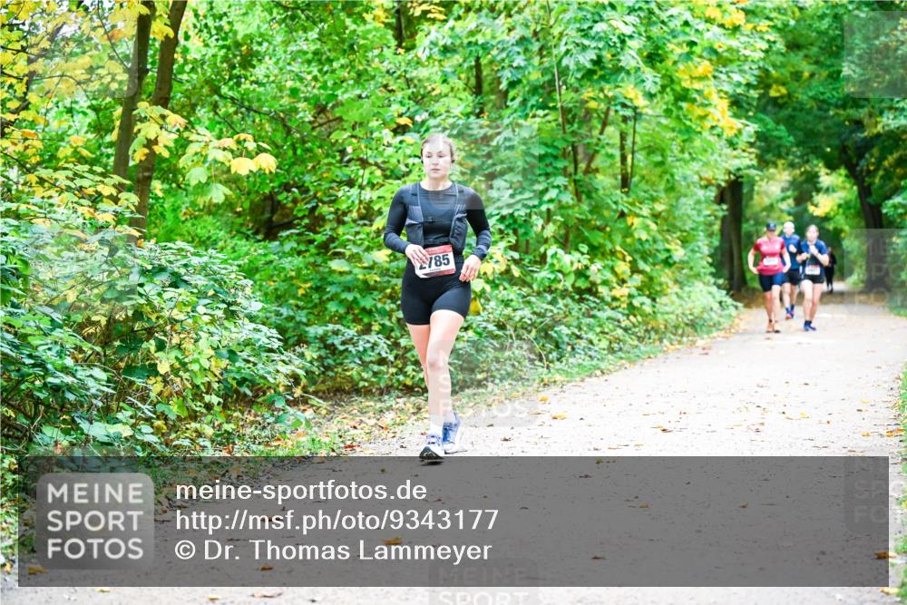 12.10.2025 - Bramfelder Halbmarathon 2025 Dr. Thomas Lammeyer http://msf.ph/oto/9343177 12.10.2025 09:57:30 Laufen 2785 meine-sportfotos.de