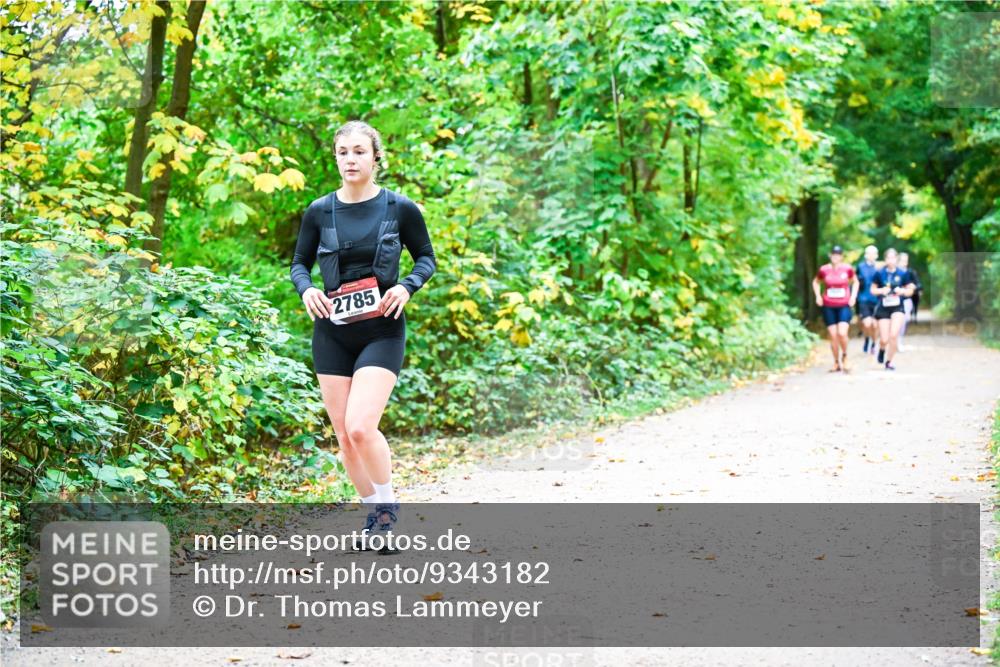 12.10.2025 - Bramfelder Halbmarathon 2025 Dr. Thomas Lammeyer http://msf.ph/oto/9343182 12.10.2025 09:57:31 Laufen 2785 meine-sportfotos.de