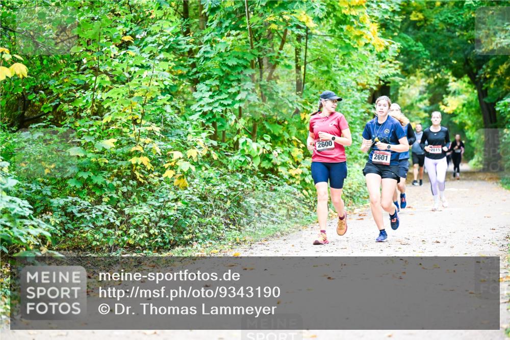 12.10.2025 - Bramfelder Halbmarathon 2025 Dr. Thomas Lammeyer http://msf.ph/oto/9343190 12.10.2025 09:57:35 Laufen 2600, 2601, 2815 meine-sportfotos.de