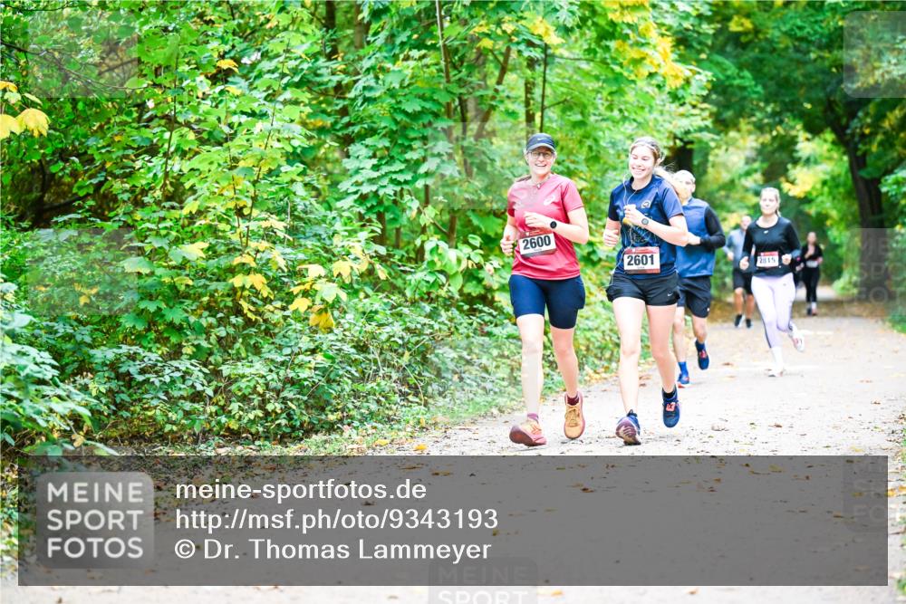12.10.2025 - Bramfelder Halbmarathon 2025 Dr. Thomas Lammeyer http://msf.ph/oto/9343193 12.10.2025 09:57:36 Laufen 2600, 2601, 2815 meine-sportfotos.de
