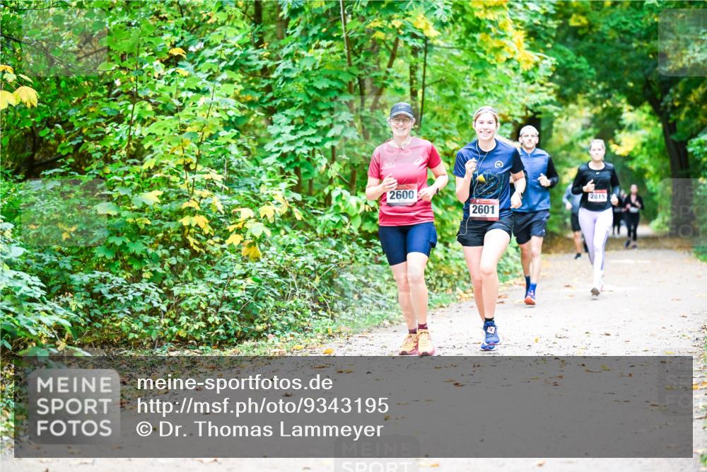 12.10.2025 - Bramfelder Halbmarathon 2025 Dr. Thomas Lammeyer http://msf.ph/oto/9343195 12.10.2025 09:57:36 Laufen 2600, 2601, 2815 meine-sportfotos.de