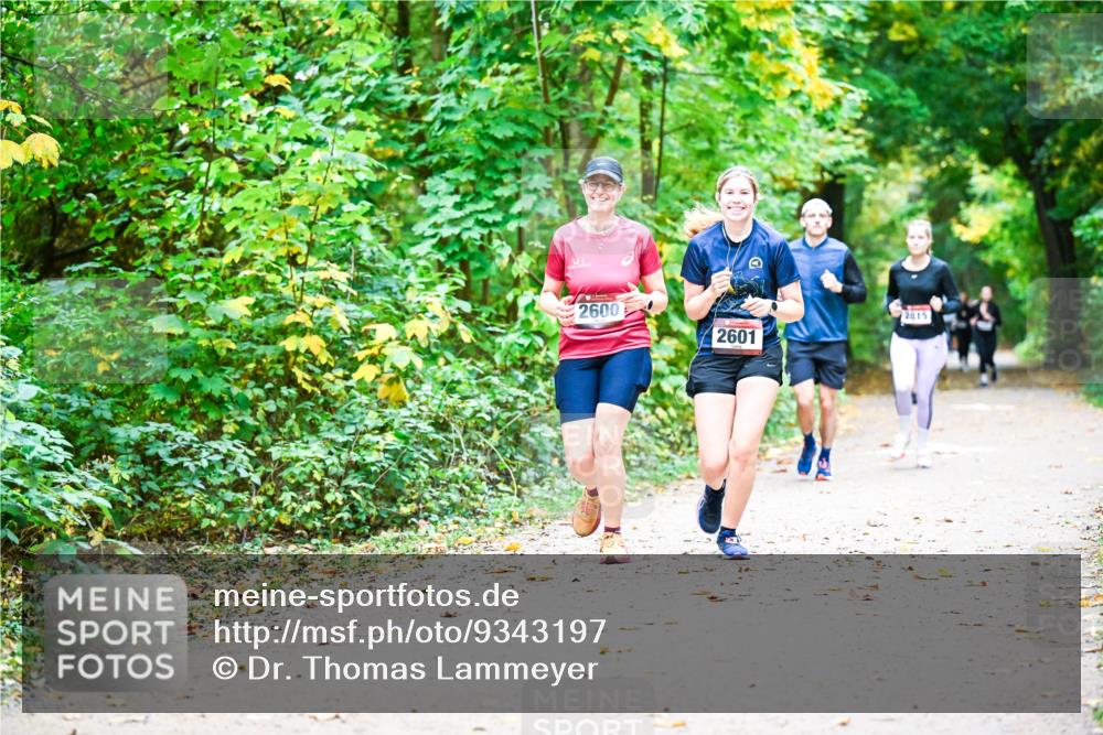 12.10.2025 - Bramfelder Halbmarathon 2025 Dr. Thomas Lammeyer http://msf.ph/oto/9343197 12.10.2025 09:57:37 Laufen 2600, 2815, 2601 meine-sportfotos.de