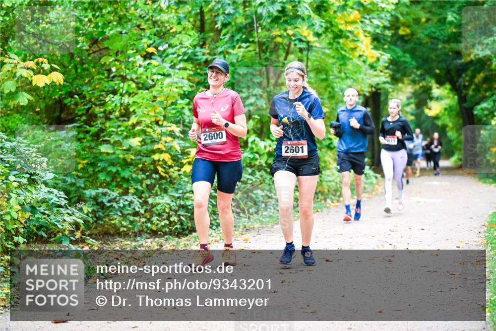 12.10.2025 - Bramfelder Halbmarathon 2025 Dr. Thomas Lammeyer http://msf.ph/oto/9343201 12.10.2025 09:57:38 Laufen 2600, 2601, 15 meine-sportfotos.de