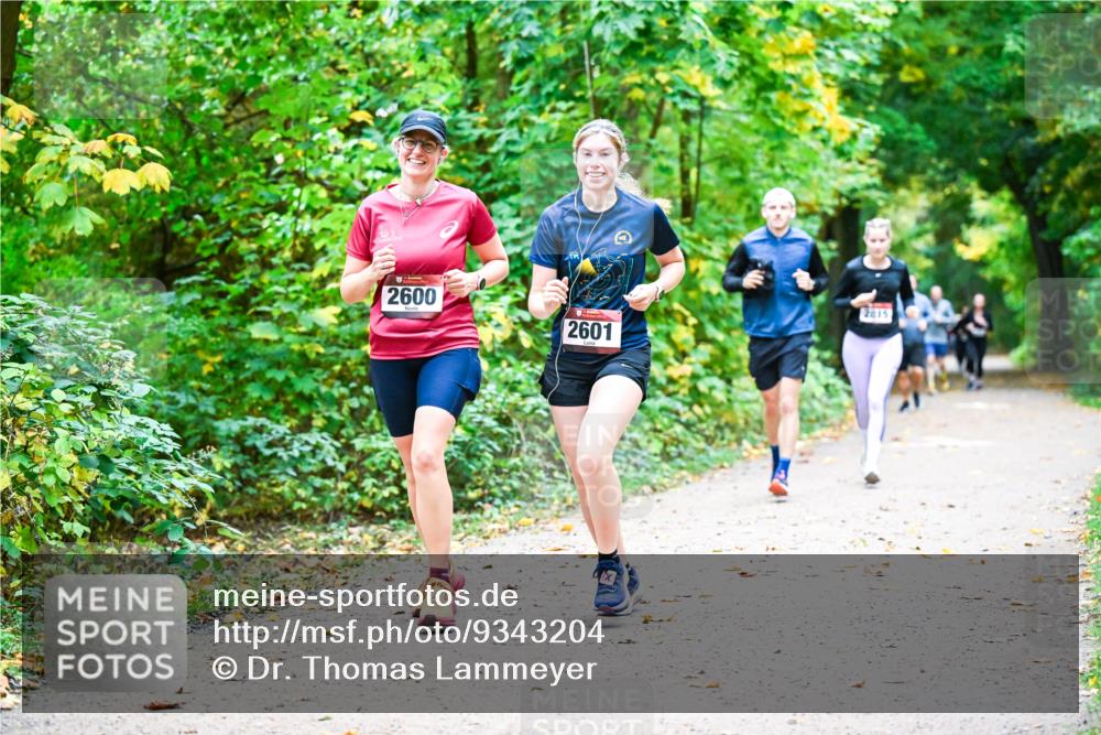 12.10.2025 - Bramfelder Halbmarathon 2025 Dr. Thomas Lammeyer http://msf.ph/oto/9343204 12.10.2025 09:57:38 Laufen 2600, 2601, 2015 meine-sportfotos.de