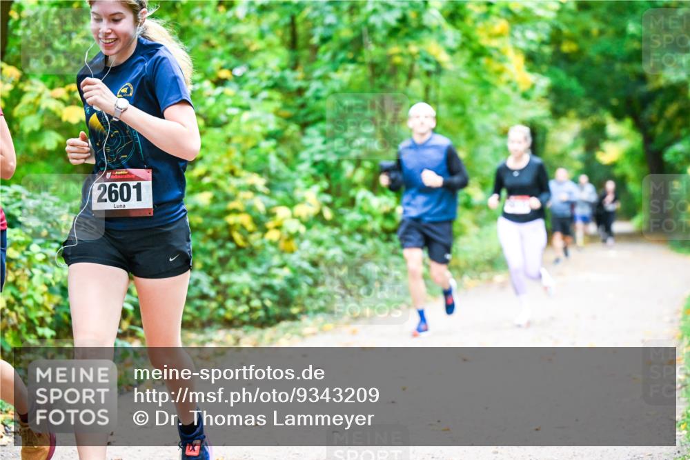 12.10.2025 - Bramfelder Halbmarathon 2025 Dr. Thomas Lammeyer http://msf.ph/oto/9343209 12.10.2025 09:57:39 Laufen 2601 meine-sportfotos.de