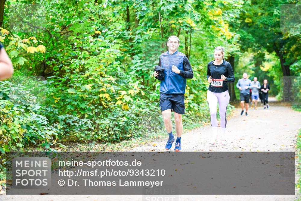 12.10.2025 - Bramfelder Halbmarathon 2025 Dr. Thomas Lammeyer http://msf.ph/oto/9343210 12.10.2025 09:57:40 Laufen 2815 meine-sportfotos.de
