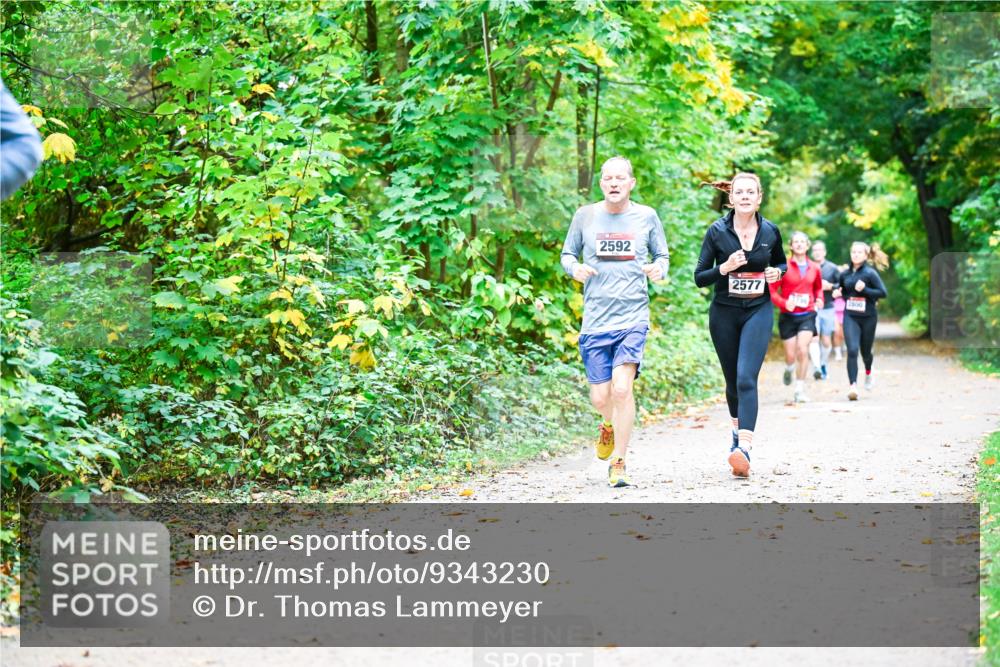 12.10.2025 - Bramfelder Halbmarathon 2025 Dr. Thomas Lammeyer http://msf.ph/oto/9343230 12.10.2025 09:57:50 Laufen 2592, 2577 meine-sportfotos.de