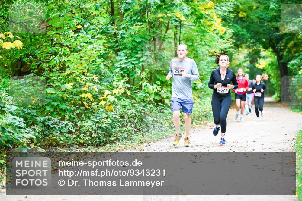 12.10.2025 - Bramfelder Halbmarathon 2025 Dr. Thomas Lammeyer http://msf.ph/oto/9343231 12.10.2025 09:57:50 Laufen 2592, 2577 meine-sportfotos.de