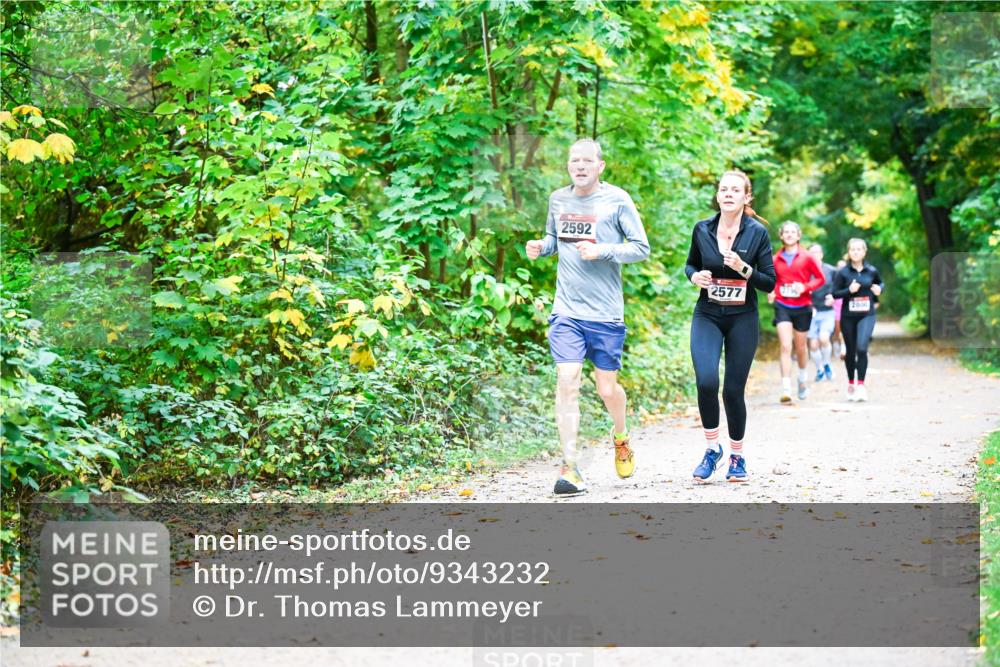 12.10.2025 - Bramfelder Halbmarathon 2025 Dr. Thomas Lammeyer http://msf.ph/oto/9343232 12.10.2025 09:57:50 Laufen 2592, 2577 meine-sportfotos.de
