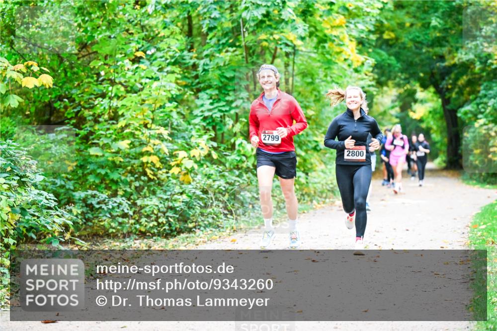 12.10.2025 - Bramfelder Halbmarathon 2025 Dr. Thomas Lammeyer http://msf.ph/oto/9343260 12.10.2025 09:57:55 Laufen 2799, 2800 meine-sportfotos.de