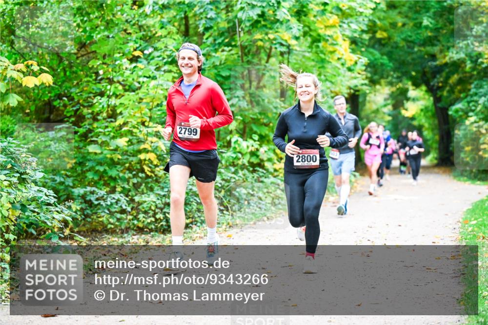 12.10.2025 - Bramfelder Halbmarathon 2025 Dr. Thomas Lammeyer http://msf.ph/oto/9343266 12.10.2025 09:57:56 Laufen 2799, 2800 meine-sportfotos.de