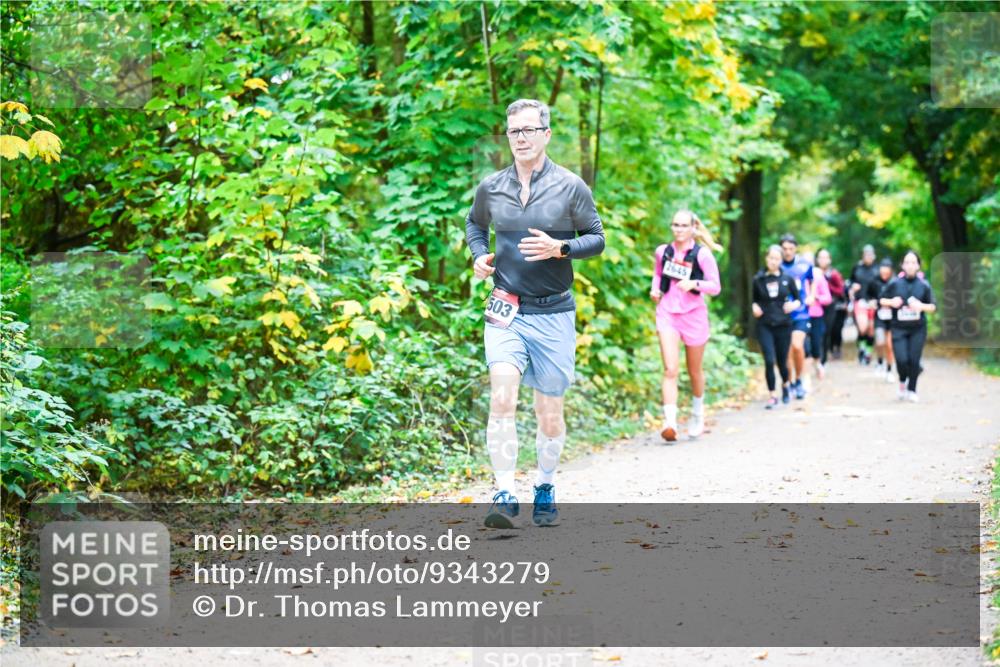 12.10.2025 - Bramfelder Halbmarathon 2025 Dr. Thomas Lammeyer http://msf.ph/oto/9343279 12.10.2025 09:57:59 Laufen 503, 2645 meine-sportfotos.de
