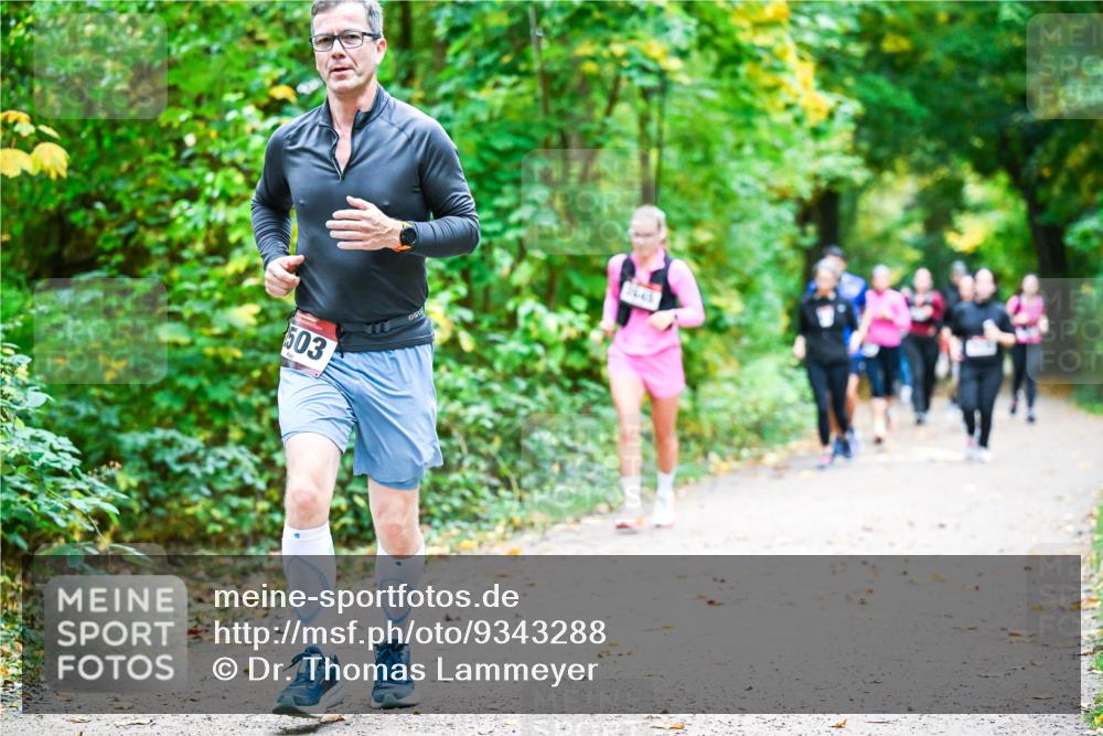 12.10.2025 - Bramfelder Halbmarathon 2025 Dr. Thomas Lammeyer http://msf.ph/oto/9343288 12.10.2025 09:58:00 Laufen 503, 3645 meine-sportfotos.de
