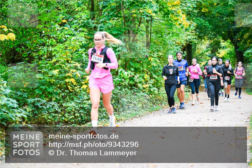 12.10.2025 - Bramfelder Halbmarathon 2025 Dr. Thomas Lammeyer http://msf.ph/oto/9343296 12.10.2025 09:58:02 Laufen 2645, 94, 501, 264, 8, 2650, 2555 meine-sportfotos.de