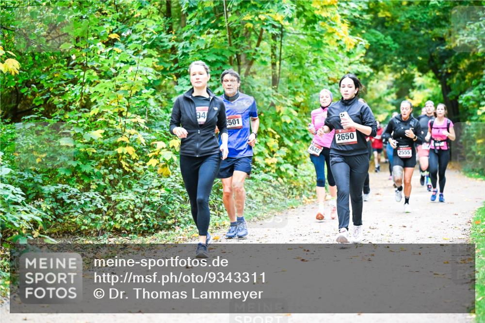 12.10.2025 - Bramfelder Halbmarathon 2025 Dr. Thomas Lammeyer http://msf.ph/oto/9343311 12.10.2025 09:58:05 Laufen 94, 501, 2648, 2650, 2555 meine-sportfotos.de