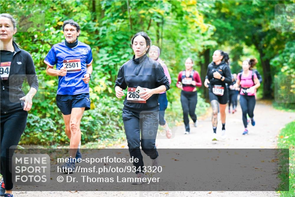 12.10.2025 - Bramfelder Halbmarathon 2025 Dr. Thomas Lammeyer http://msf.ph/oto/9343320 12.10.2025 09:58:06 Laufen 94, 2501, 265, 2555 meine-sportfotos.de