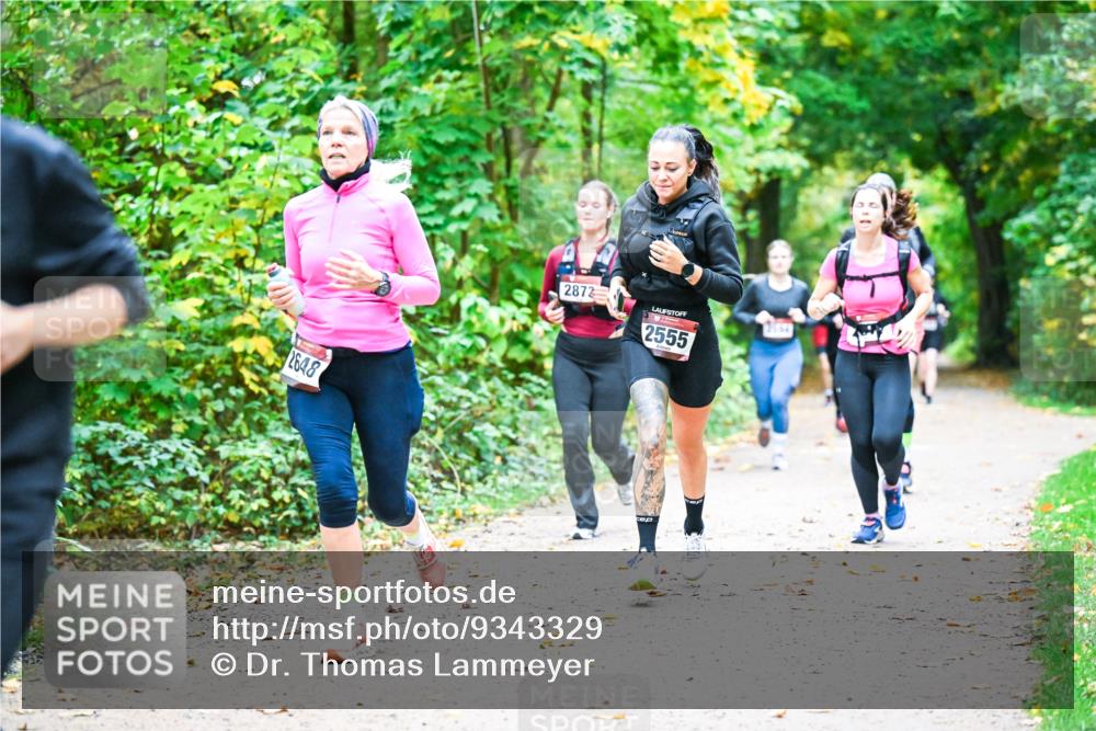 12.10.2025 - Bramfelder Halbmarathon 2025 Dr. Thomas Lammeyer http://msf.ph/oto/9343329 12.10.2025 09:58:08 Laufen 2648, 2872, 2555 meine-sportfotos.de