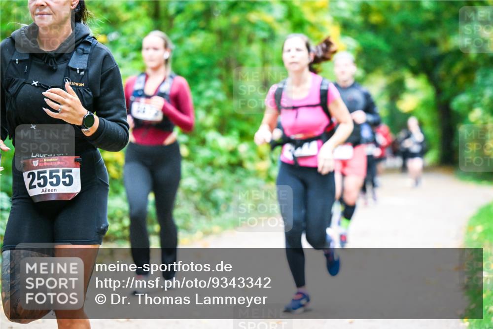 12.10.2025 - Bramfelder Halbmarathon 2025 Dr. Thomas Lammeyer http://msf.ph/oto/9343342 12.10.2025 09:58:10 Laufen 34, 2555 meine-sportfotos.de