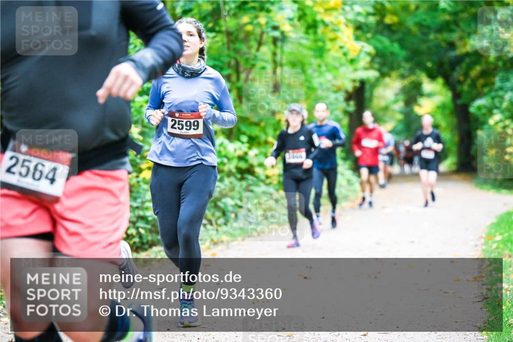 12.10.2025 - Bramfelder Halbmarathon 2025 Dr. Thomas Lammeyer http://msf.ph/oto/9343360 12.10.2025 09:58:13 Laufen 2564, 2599 meine-sportfotos.de
