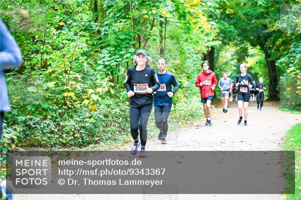 12.10.2025 - Bramfelder Halbmarathon 2025 Dr. Thomas Lammeyer http://msf.ph/oto/9343367 12.10.2025 09:58:14 Laufen 2866, 48, 2569, 2743 meine-sportfotos.de