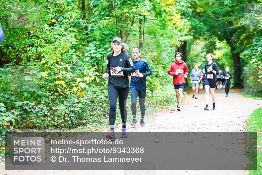 12.10.2025 - Bramfelder Halbmarathon 2025 Dr. Thomas Lammeyer http://msf.ph/oto/9343368 12.10.2025 09:58:14 Laufen 2860, 2748, 2569, 2743 meine-sportfotos.de