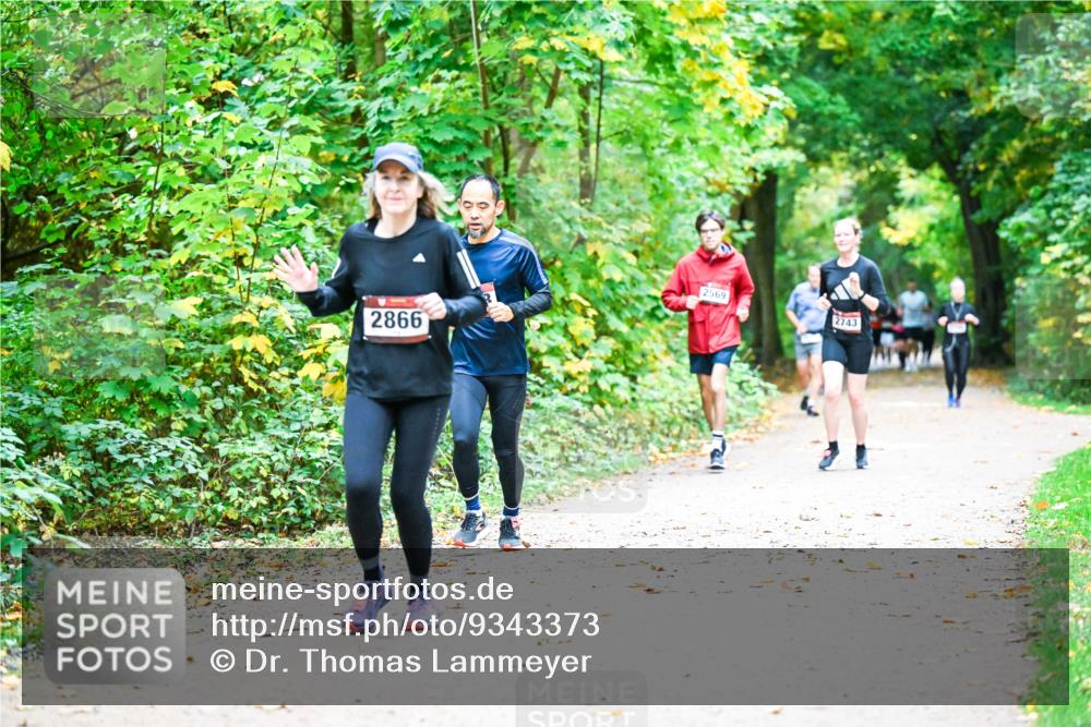 12.10.2025 - Bramfelder Halbmarathon 2025 Dr. Thomas Lammeyer http://msf.ph/oto/9343373 12.10.2025 09:58:15 Laufen 2866, 2569, 2743 meine-sportfotos.de