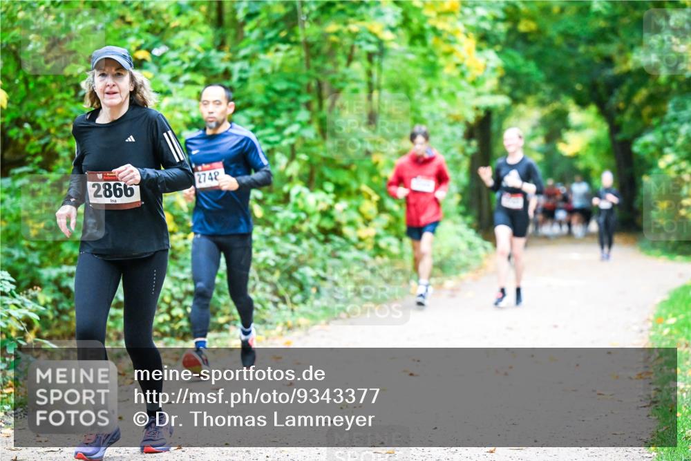 12.10.2025 - Bramfelder Halbmarathon 2025 Dr. Thomas Lammeyer http://msf.ph/oto/9343377 12.10.2025 09:58:16 Laufen 2866, 2748 meine-sportfotos.de