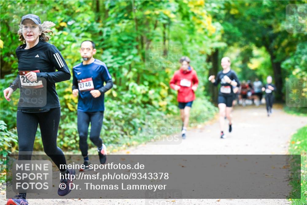 12.10.2025 - Bramfelder Halbmarathon 2025 Dr. Thomas Lammeyer http://msf.ph/oto/9343378 12.10.2025 09:58:16 Laufen 2803, 2748 meine-sportfotos.de