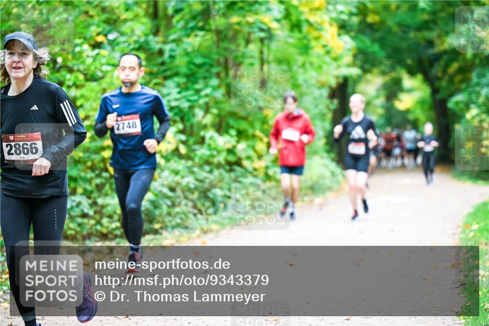 12.10.2025 - Bramfelder Halbmarathon 2025 Dr. Thomas Lammeyer http://msf.ph/oto/9343379 12.10.2025 09:58:16 Laufen 34, 2866, 2748 meine-sportfotos.de